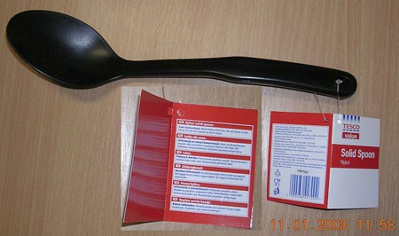 Stanovení nebezpečného výrobku - nylonová lžíce plná TESCO value Solid Spoon Nylon, šarže 060703